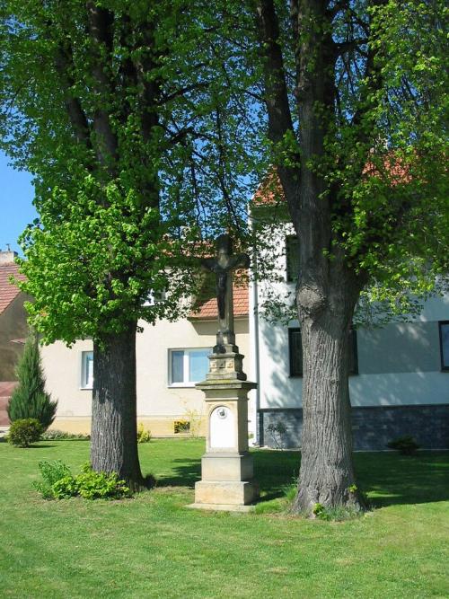 Kříže na území a v okolí obce 