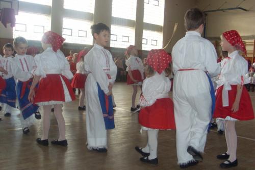 Jařinka: Dětský krojový ples (Vracov 6.3.2011) 06. 12. 2011